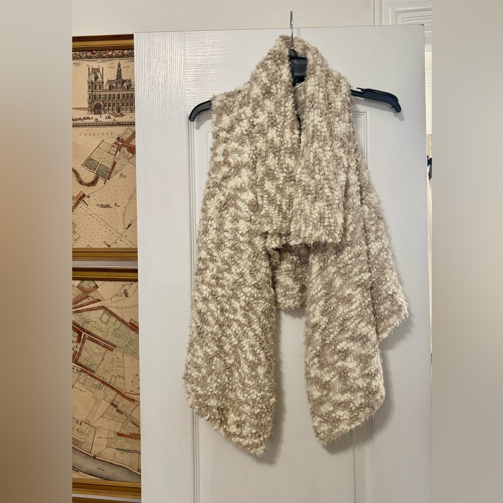 NWT Kenzie vest